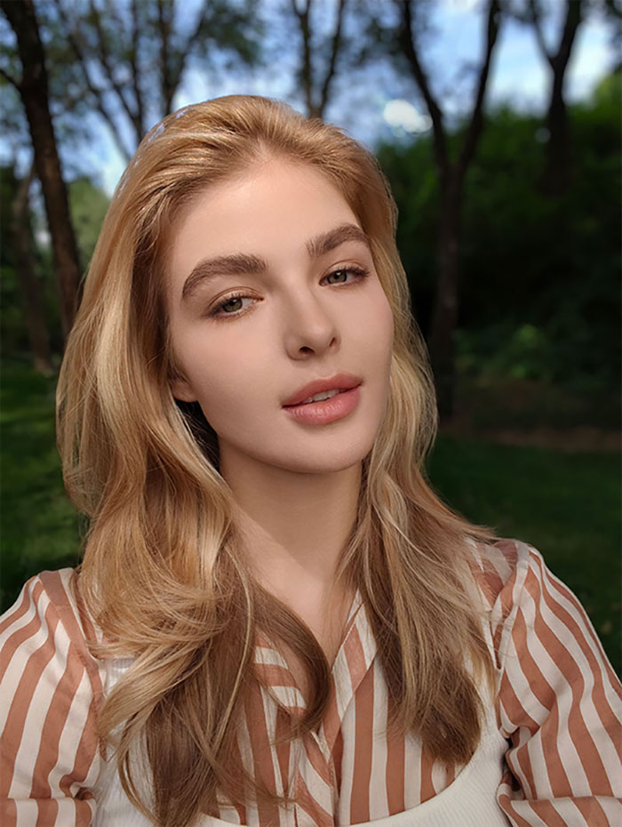 образец фото, снятого на vivo V40 с технологией контурирования лица на базе ИИ